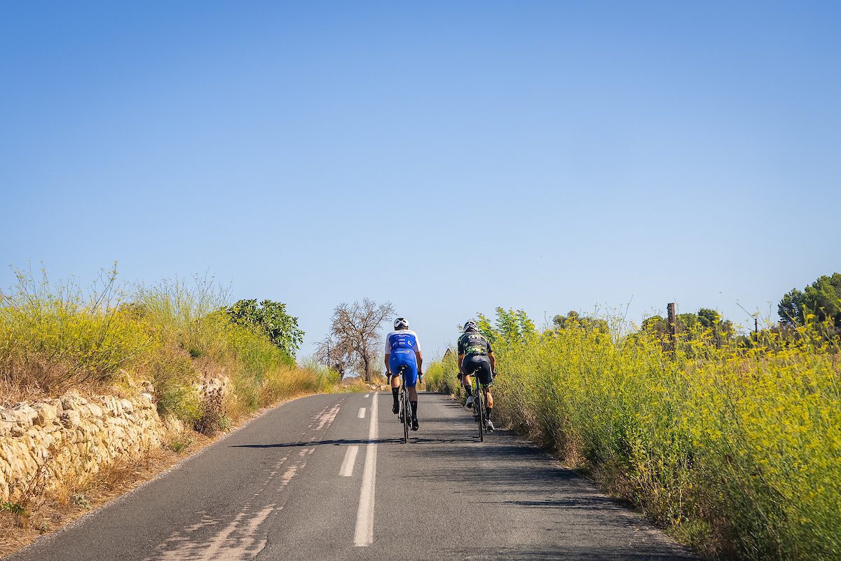 Ciclismo off-road en la naturaleza 3