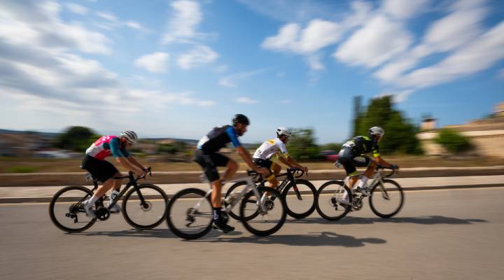 Ciclistas en ruta